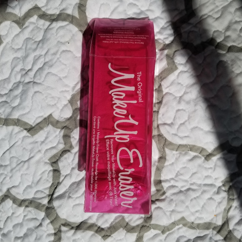 Makeup remover cloth